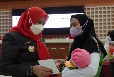 Pemkot Beri Bantuan Sosial pada Masyarakat Terpilih