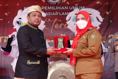 Wali Kota Bandar Lampung Meriahkan Prosesi Kirab Pemilu 2024