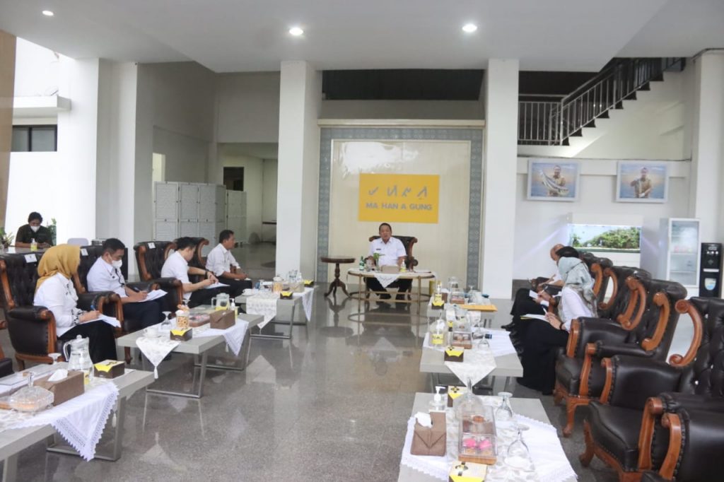 Arinal Djunaidi Pimpin Rapat Pembahasan Pembangunan UMKM Center