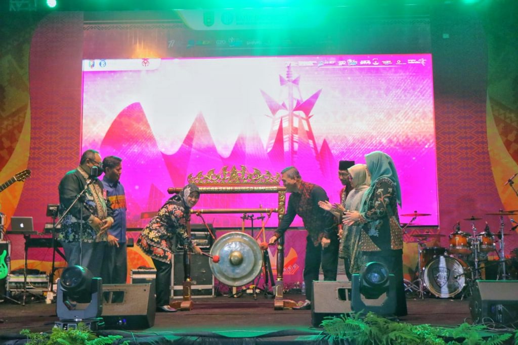 Chusnunia Buka Acara Lampung Begawi 2022 dan Pencanangan Gerakan Nasional Pengendalian Inflasi Pangan