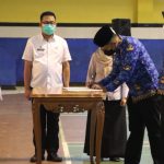 Fahrizal Darminto Mengambil Sumpah/Janji PNS di Lingkungan Pemprov Lampung