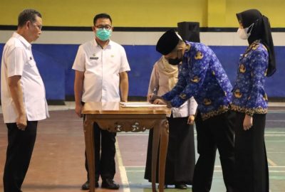 Fahrizal Darminto Mengambil Sumpah/Janji PNS di Lingkungan Pemprov Lampung