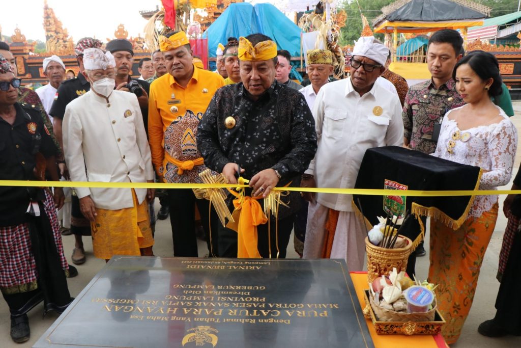 Gubernur Arinal Resmikan Pura Catur Parahyangan Maha Gotra Pasek Sanak Sapta Rsi