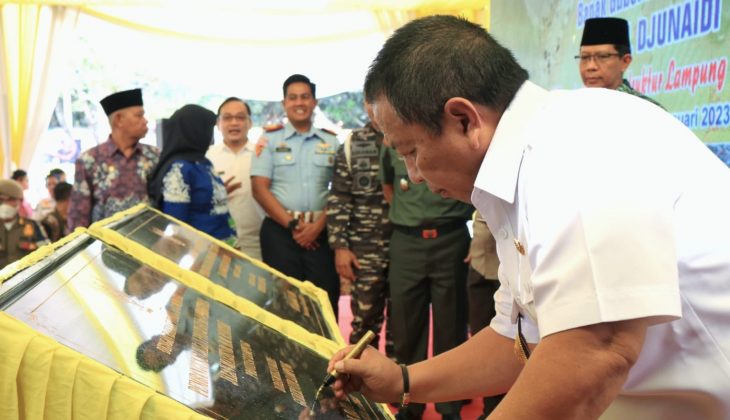 Gubernur Resmikan Jalan dan Pedestrian Ruas Mayjend Ryacudu