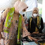 Ketua Dekranasda Lampung Tinjau Mini Exhibition Hari Batik