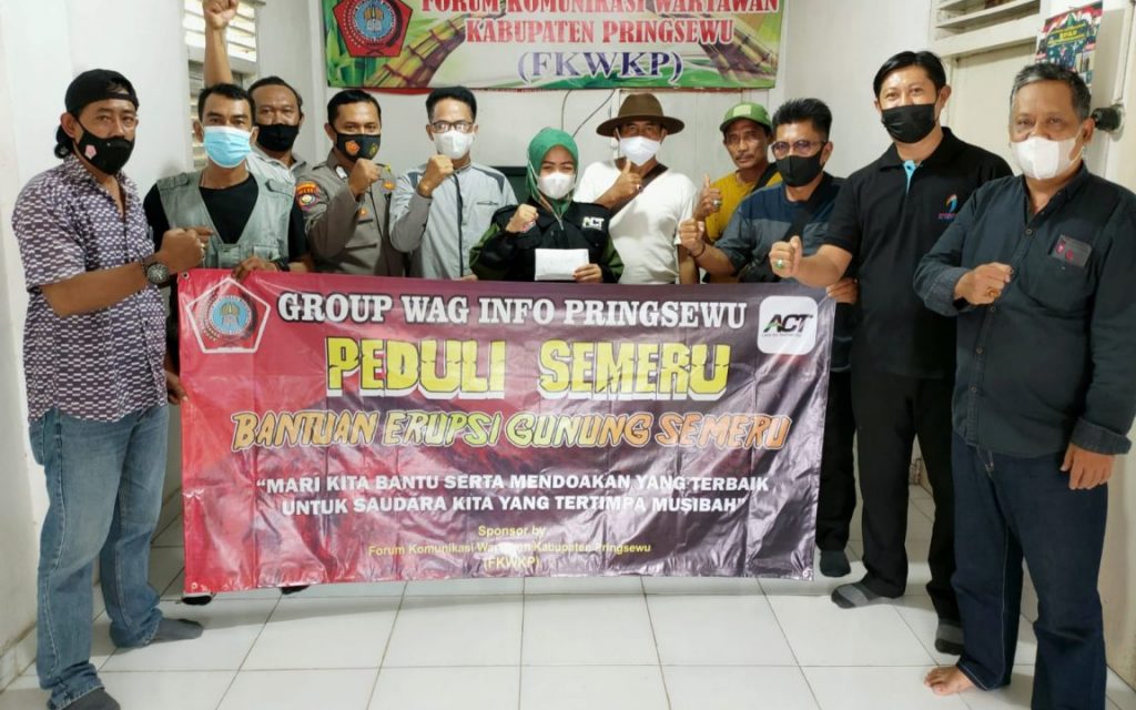 FKWKP dan WAG Info Pringsewu Salurkan Bantuan Peduli Korban Semeru Melalui ACT Lampung