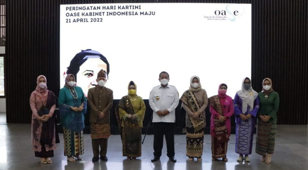 Peringati Hari Kartini, Gubernur Berikan Penghargaan dari OASE Kabinet Indonesia Maju kepada Perempuan Berjasa dan Berpestasi