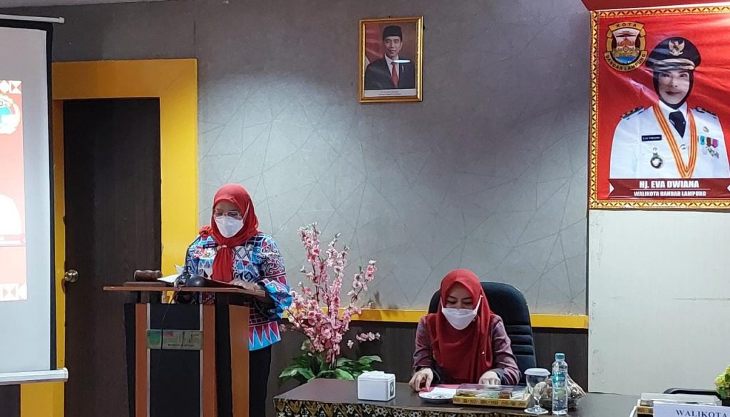 Walikota Bandar Lampung saat membuka pembinaan terhadap Koperasi.