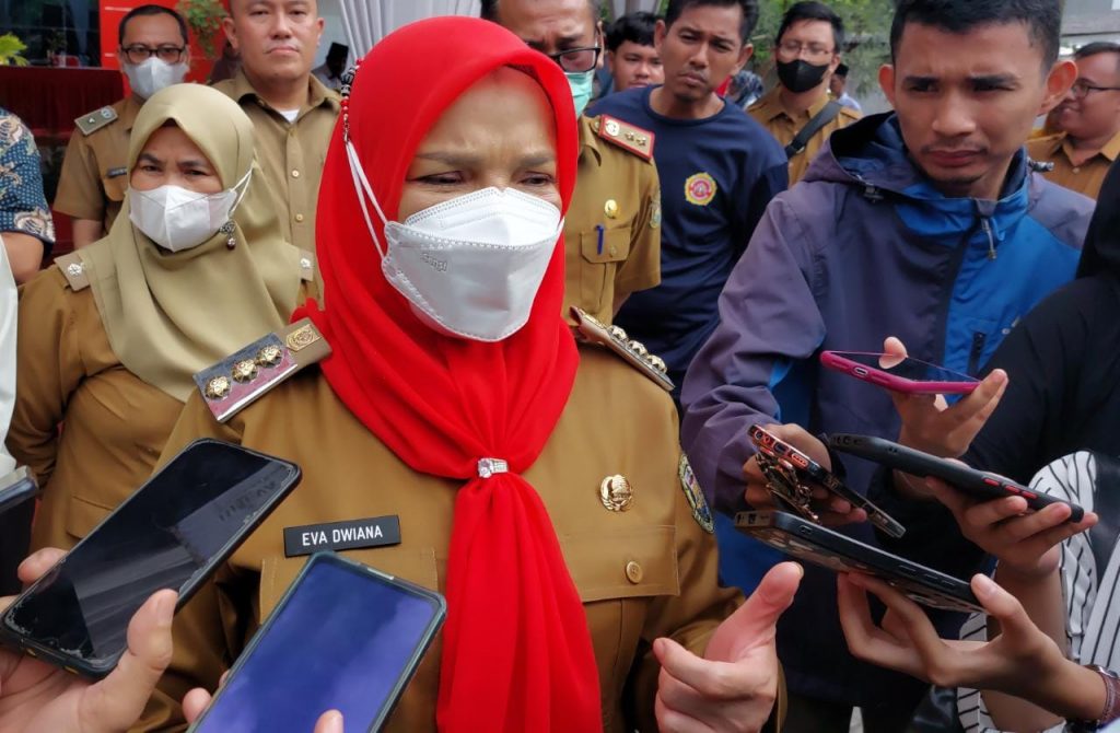 Foto Walikota Eva Dwiana usai menghadiri musrenbang di Kecamatan Tanjung Karang Pusat || Foto Ist