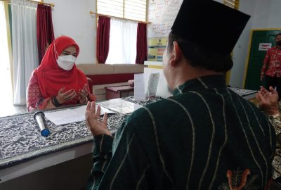 Bunda Eva Melakukan Pembayaran Zakat di Baznas Kota Bandar Lampung