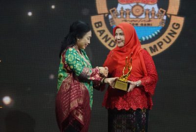 Eva Dwiana Terima Penghargaan Daerah Penanganan Stunting dan Layak Anak