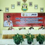 Bunda Eva Berikan Edukasi Hukum pada Remaja SMPN 2