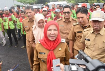 DLH Terima Puluhan Kendaraan Operasional, Penyerahan Dilakukan Bunda Eva