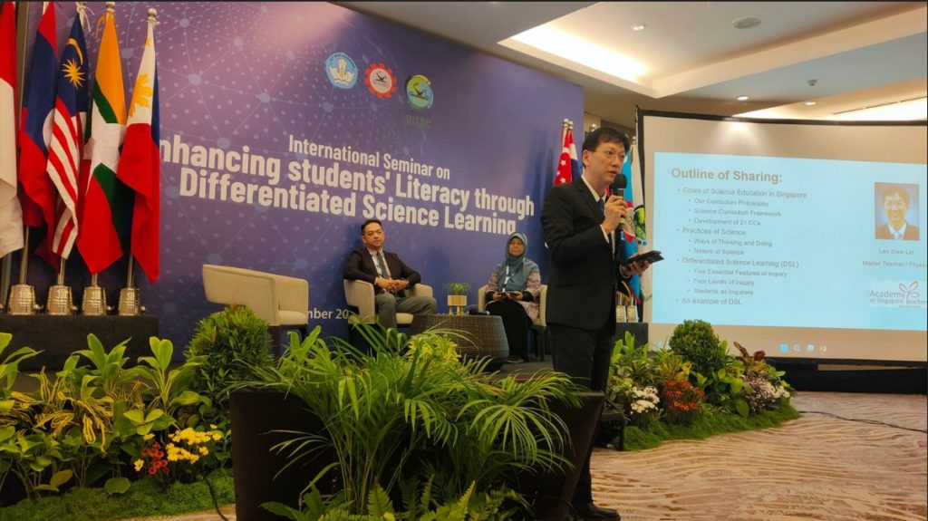International Seminar on Holistic Approaches to 21st Century Education