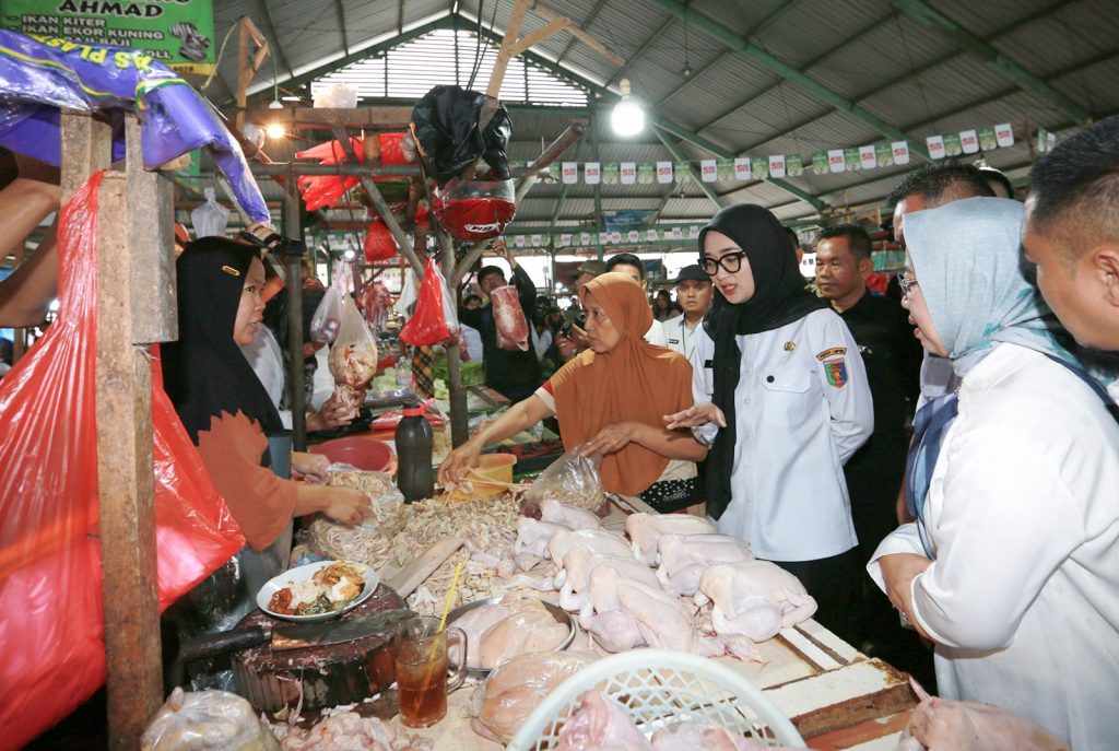 Jelang Ramadhan, Wagub Jihan Pantau Harga dan Stok Bahan Pokok di Pasar Kangkung