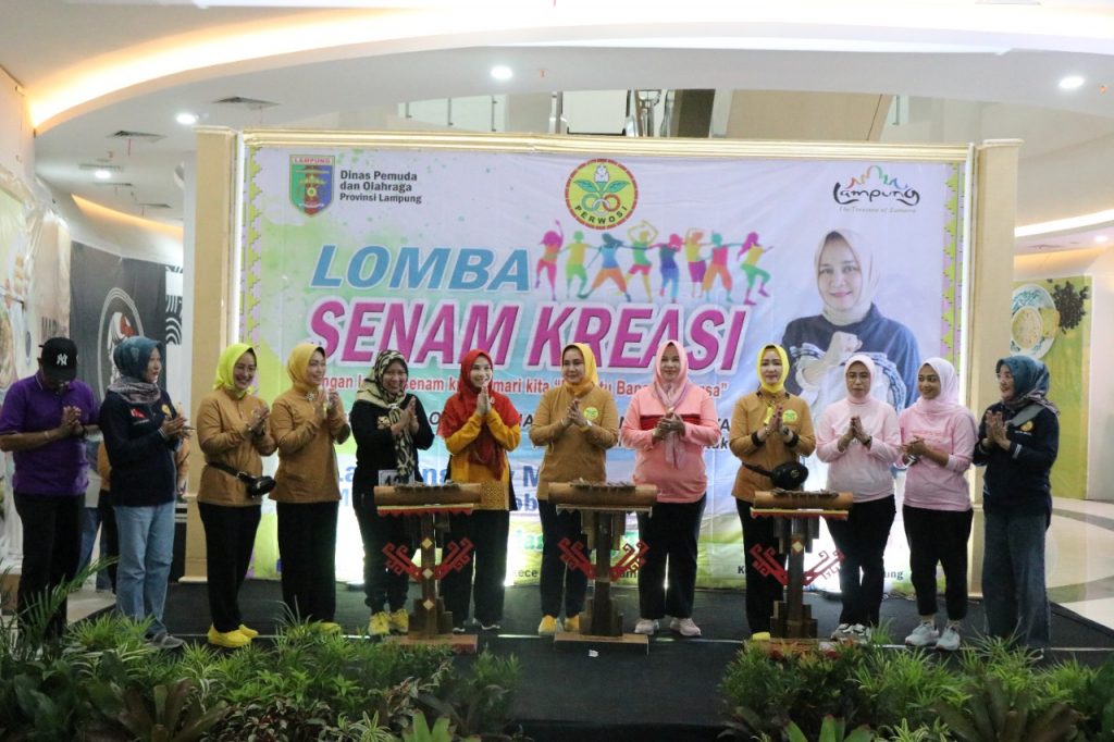 Ketua Perwosi Lampung Buka Lomba Senam Kreasi dan Senam Lampung Berjaya 2022