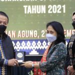 Penyerahan Penghargaan Anugerah Parahita Ekapraya Provinsi Lampung