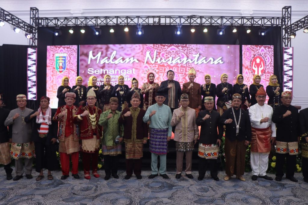 Malam Nusantara Berlangsung Semarak, Tamu Undangan Kenakan Pakaian Adat Berbagai Daerah di Indonesia di Indonesia