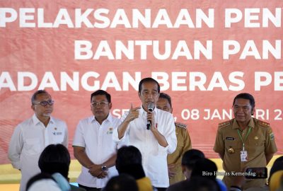 Mendag Dampingi Presiden Tinjau Cadangan Beras di Gudang Bulog GBB Umbul Tengah