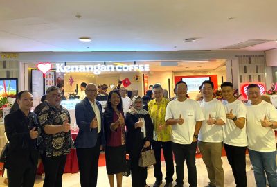 Menparekraf Apresiasi Hadirnya Gerai Kopi Kenangan dan Restoran Sari Ratu di Malaysia