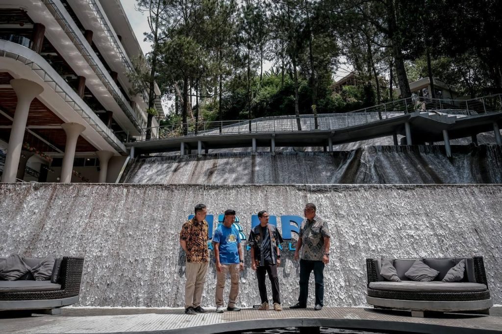 Menparekraf Minta Pengelola Destinasi Wisata Perkuat CHSE Hadapi Libur Lebaran