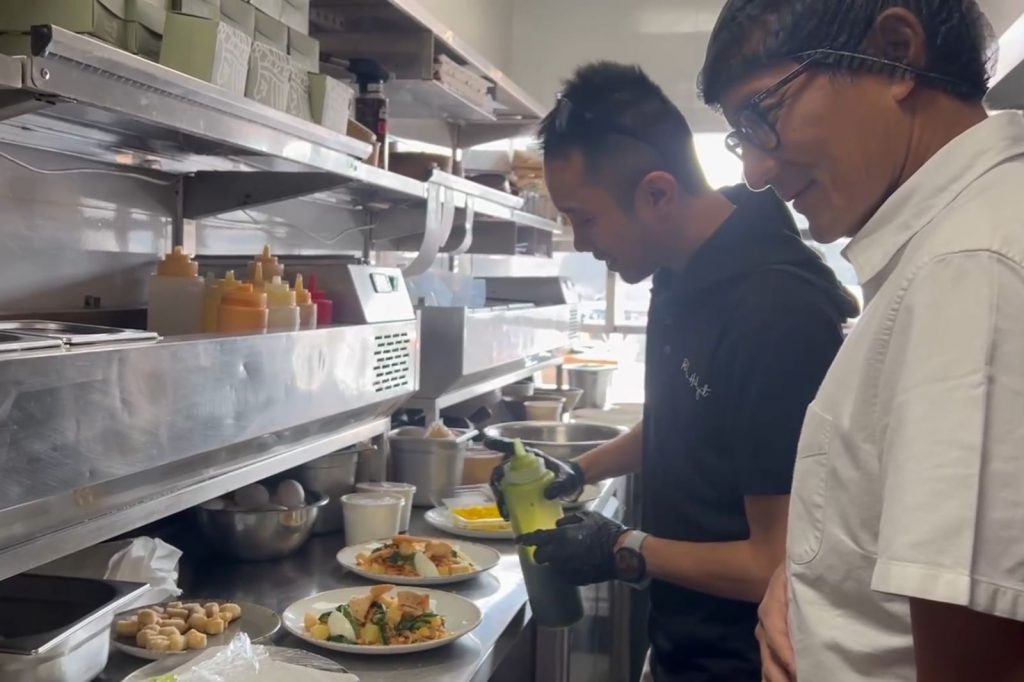 Menteri Sandiaga Apresiasi Alumni Poltekpar Bandung Hadirkan Restoran Indonesia di Dubai