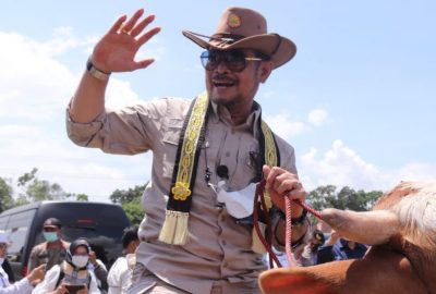 Menteri Syahrul Yasin Limpo Hadiri Panen Pedet SIKOMANDAN di LampungTengah