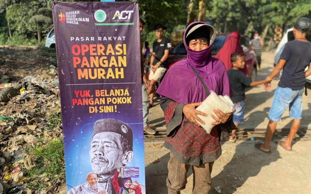 Operasi Pangan Murah Digelar ACT Bandar Lampung di TPA Bakung
