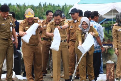 Pemprov Laksanakan Lanjutan Restocking 1 Juta Ekor Benih Ikan Endemik di Tulang Bawang