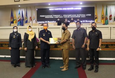 Rapat Paripurna DPRD Provinsi Lampung tentang Raperda APBD 2022