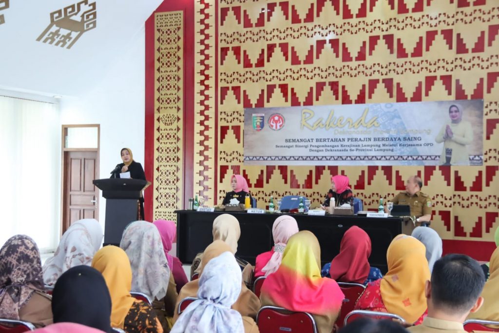Riana Sari Arinal Buka Rakerda Dekranasda Lampung