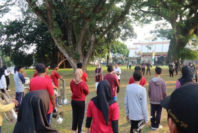 Riana Sari Arinal Tinjau Kegiatan Latihan Marching Band Gita Praja Saburai