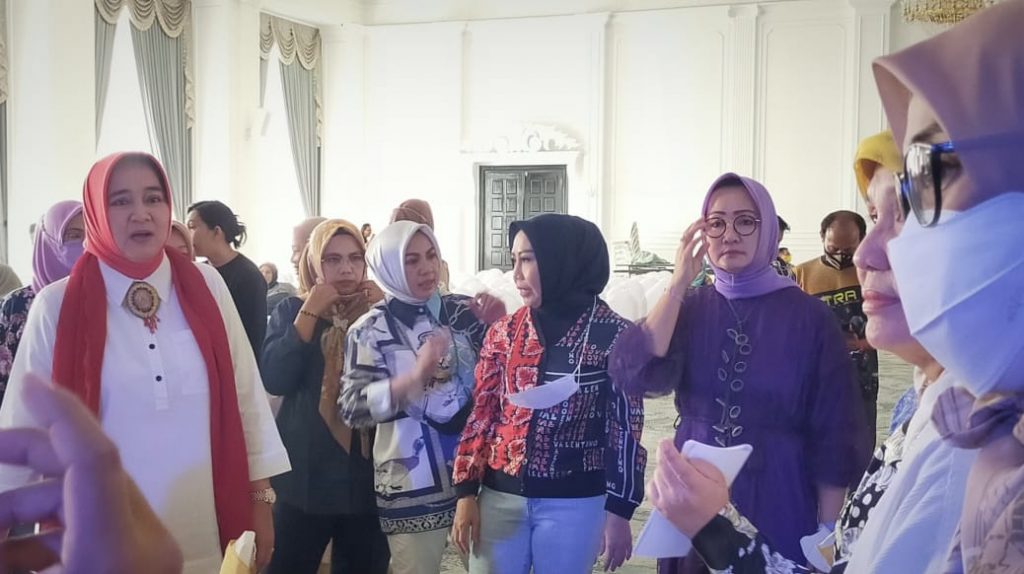 Riana Sari Arinal Tinjau Persiapan Pelaksanaan Acara Malam Nusantara