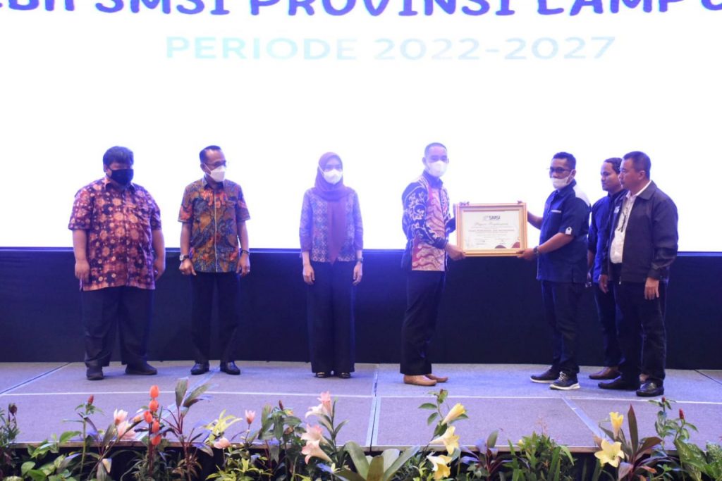 SMSI Beri Penghargaan 4 OPD Pemkot Bandar Lampung