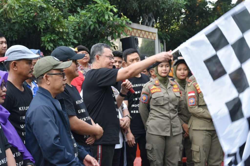 Sekdaprov Lepas Ribuan Peserta Jalan Sehat Kerukunan