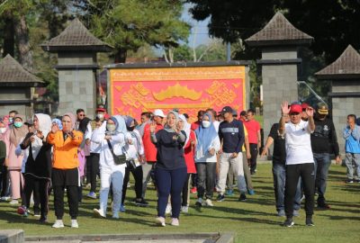 Wagub Chusnunia Senam Bersama Jajaran Pemkab Lampung Barat