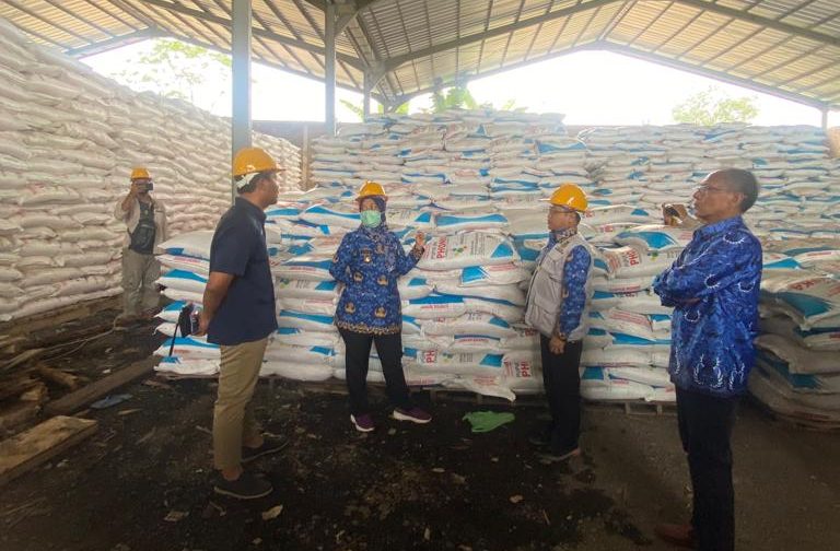 Wagub Chusnunia dan Tim KP3 Lakukan Pengawasan Pupuk di Tulangbawang