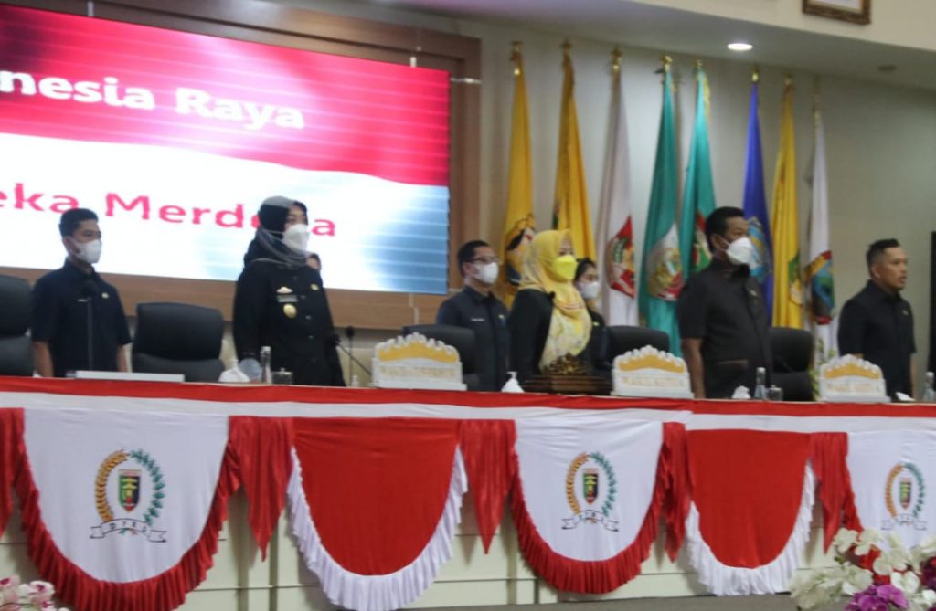 Wagub Sampaikan Jawaban Pemerintah terhadap Pemandangan Umum Fraksi-Fraksi DPRD