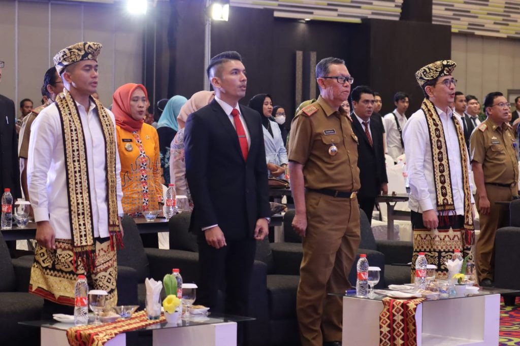 Wakili Gubernur Lampung, Sekdaprov Hadiri Pengukuhan dan Pelantikan Dewan Pengurus Kadin Lampung Masa Bhakti 2022-2027
