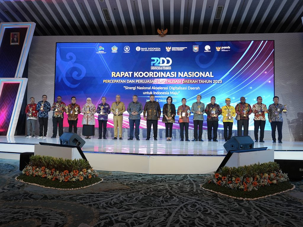 WAKIL Presiden Republik Indonesia, K.H. Ma'ruf Amin, dalam Rapat Koordinasi Nasional Percepatan dan Perluasan Digitalisasi Daerah (Rakornas P2DD) 2023 memberikan sejumlah arahan strategis untuk mengakselerasi digitalisasi transaksi Pemda dan mendukung akuntabilitas keuangan daerah: