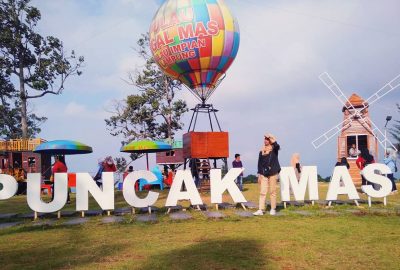 Melihat Taburan Bintang-Bintang dari Puncak Mas