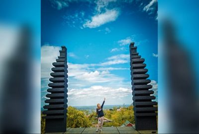 Pemandangan Hijau nan Indah di Lengkung Langit