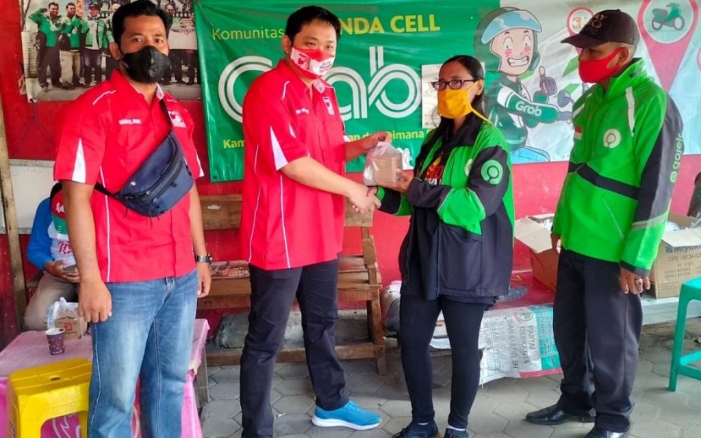 DPD PSI Bandar Lampung Membagikan Rice Box untuk Pengemudi Ojol