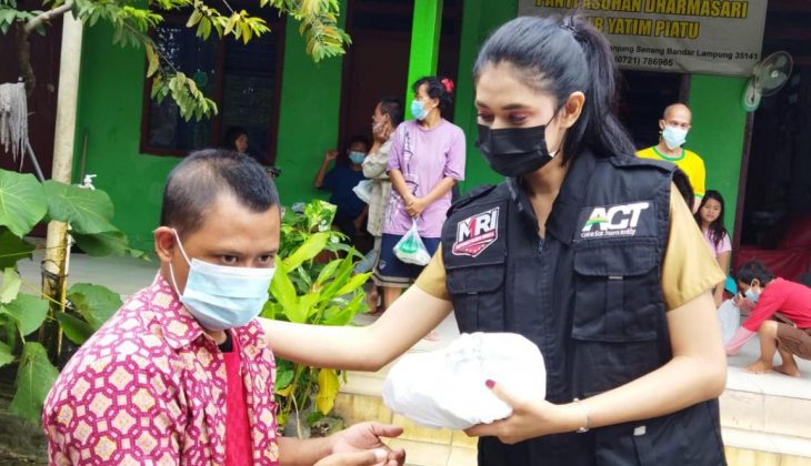 Bersama ACT, Putri Indonesia Lampung 2022 Santuni Anak Yatim Berkebutuhan Khusus