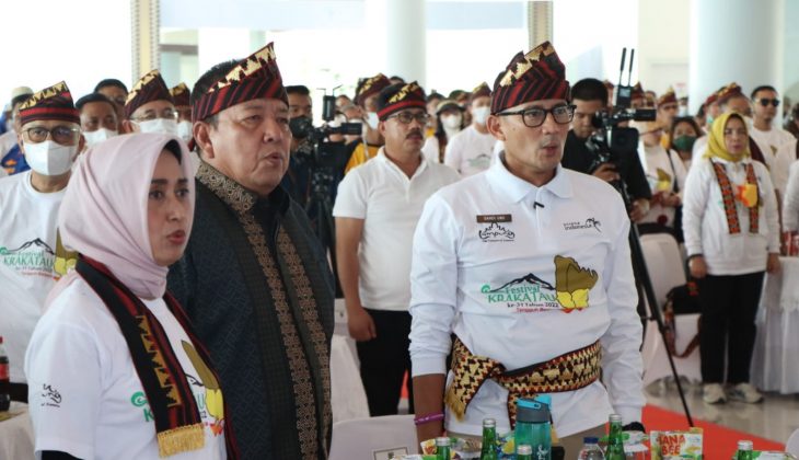 Gubernur Arinal Djunaidi Dampingi Menparekraf Buka Acara Pesona Kemilau Festival Krakatau ke-31