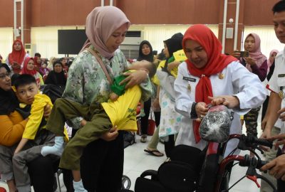 Pemkot Salurkan Bantuan Anak Berkebutuhan Khusus
