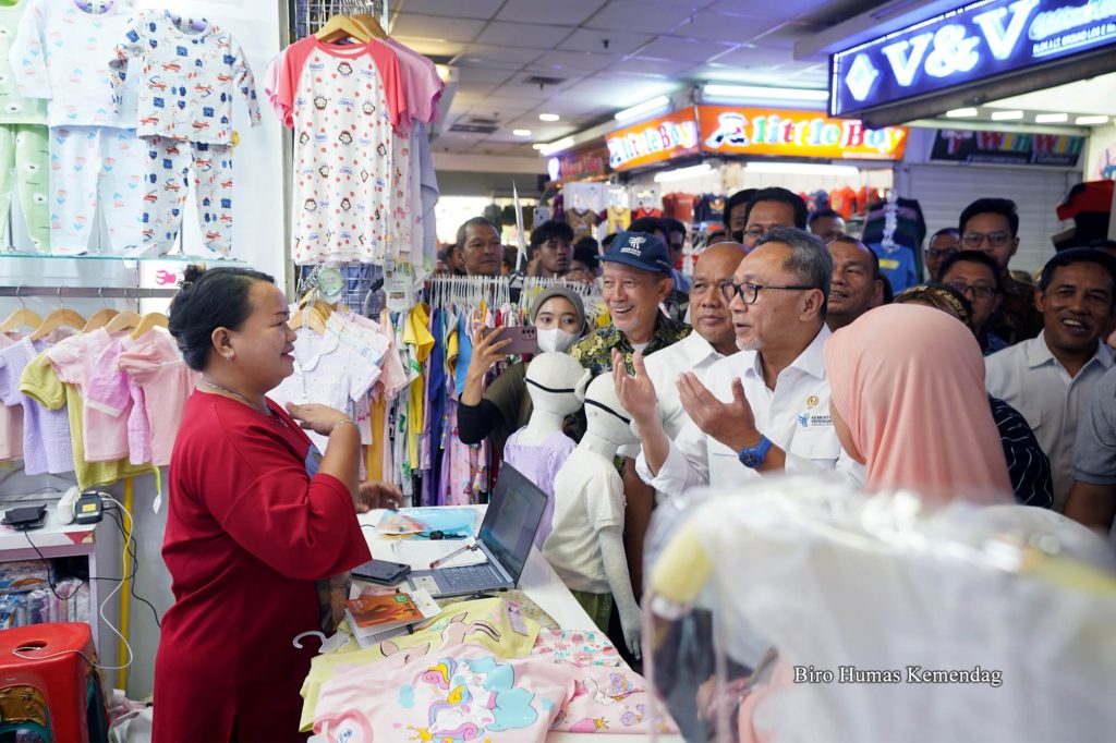 Zulkifli Hasan Kembali Kunjungi Pasar Tanah Abang