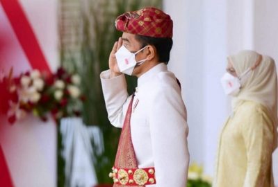 Presiden Jokowi Kenakan Pakaian Adat Lampung Saat Pimpin Upacara di Istana Merdeka