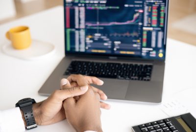 OJK dan SRO Gelar Sosialisasi dan Edukasi Pasar Modal Terpadu di Manado